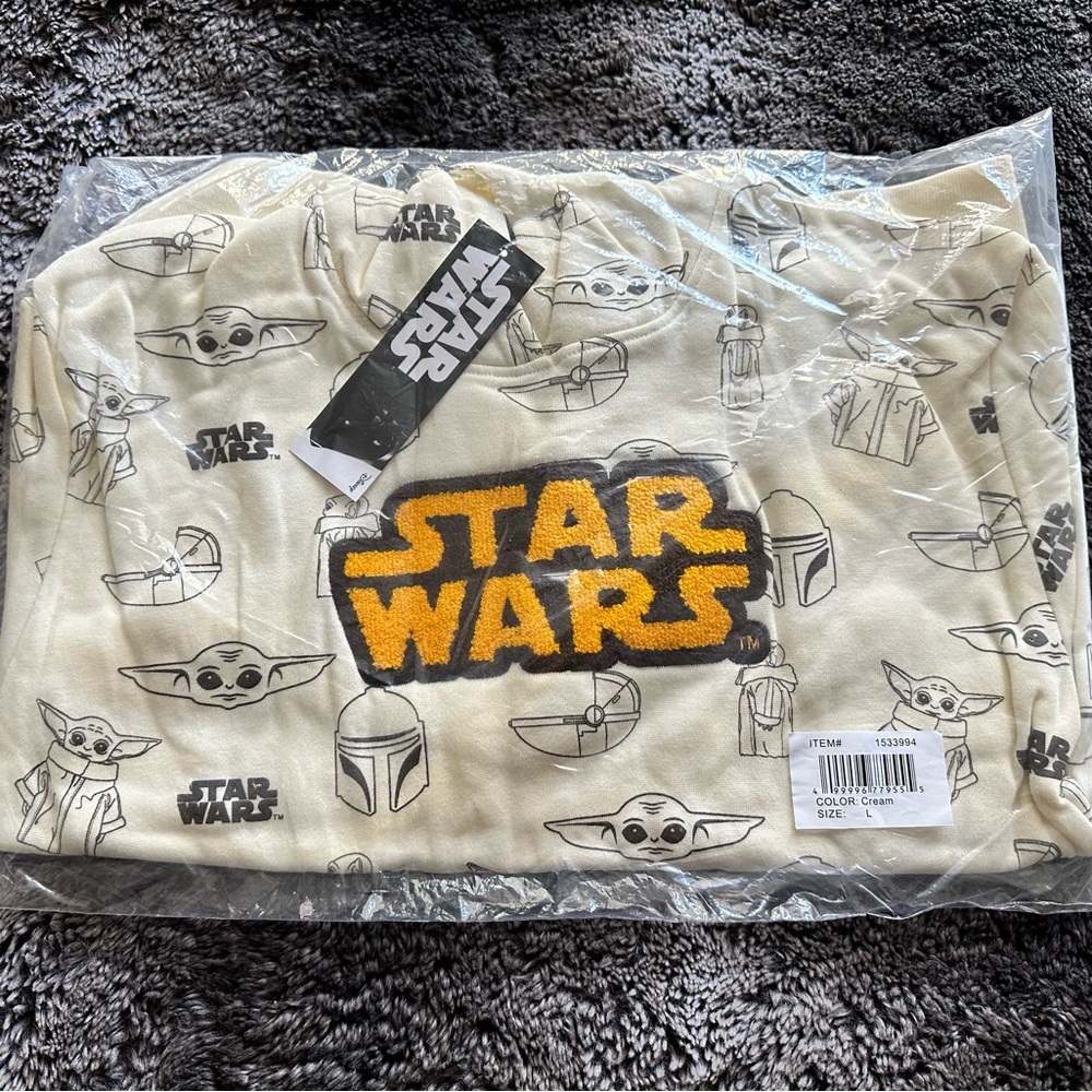 NWT Star Wars kids sweater L The Mandalorian